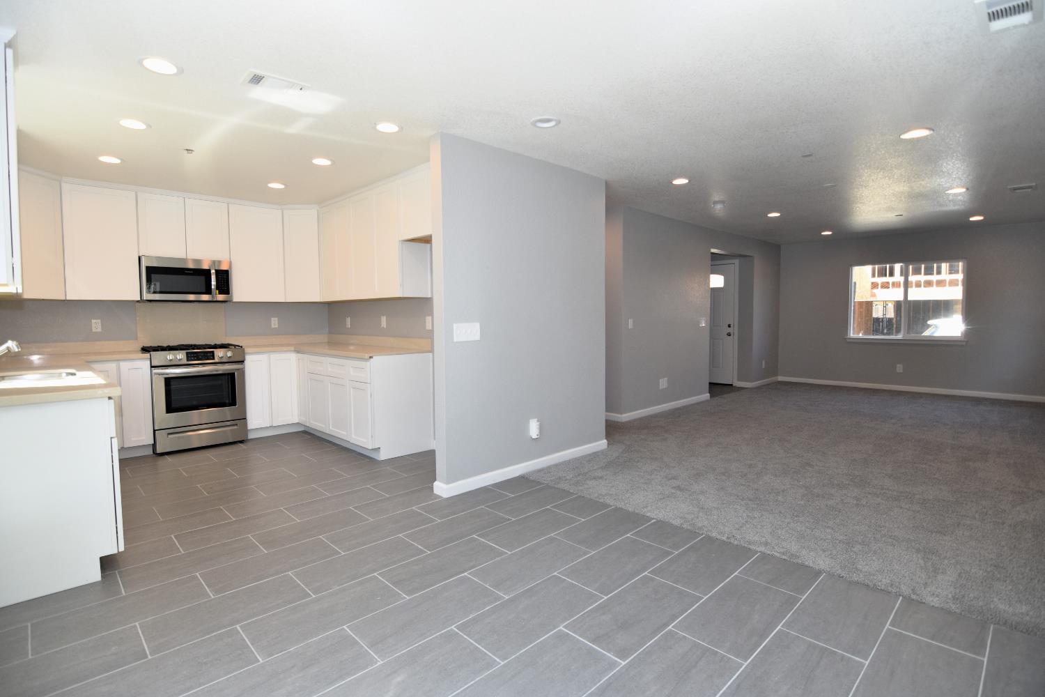 570 Jason Dr, Turlock, CA 95380