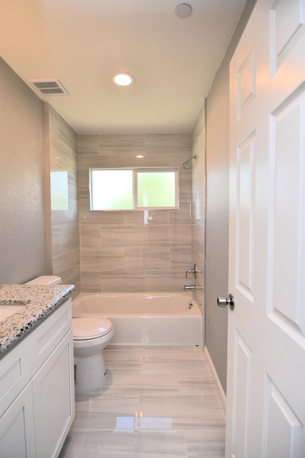 570 Jason Dr, Turlock, CA 95380