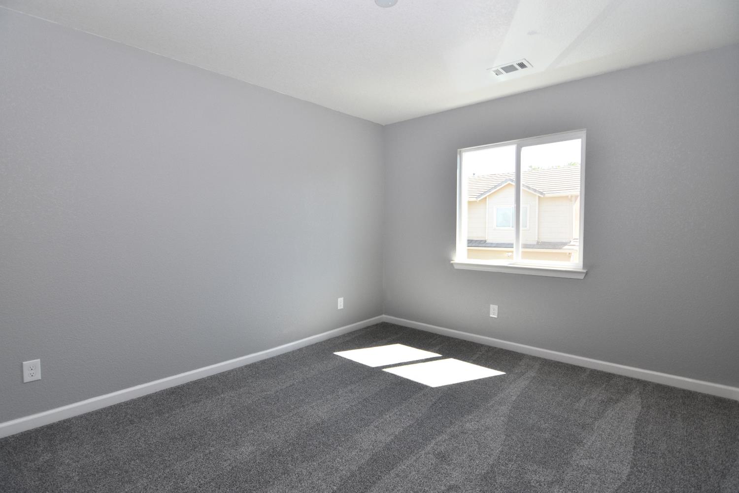 570 Jason Dr, Turlock, CA 95380