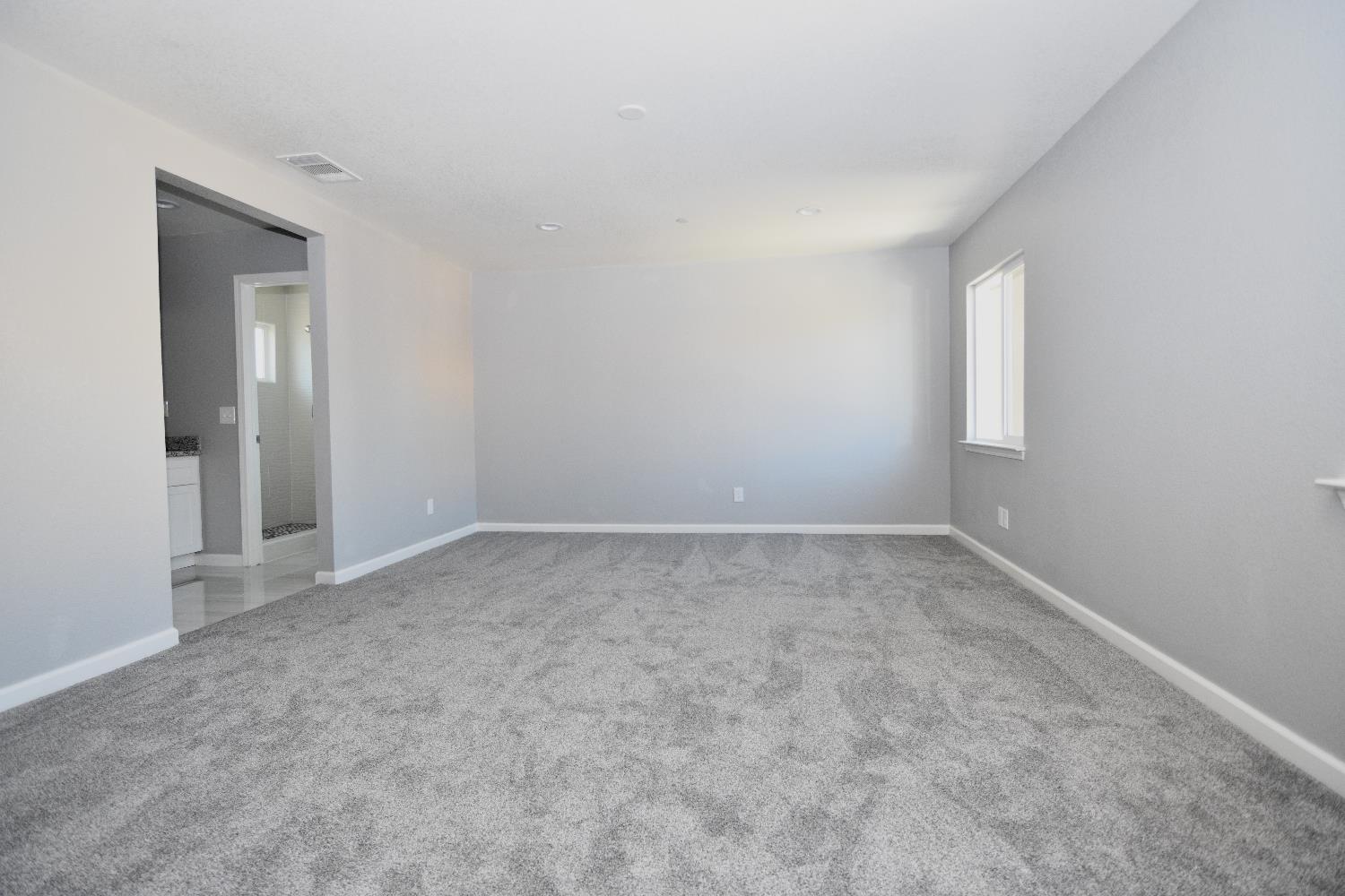 570 Jason Dr, Turlock, CA 95380