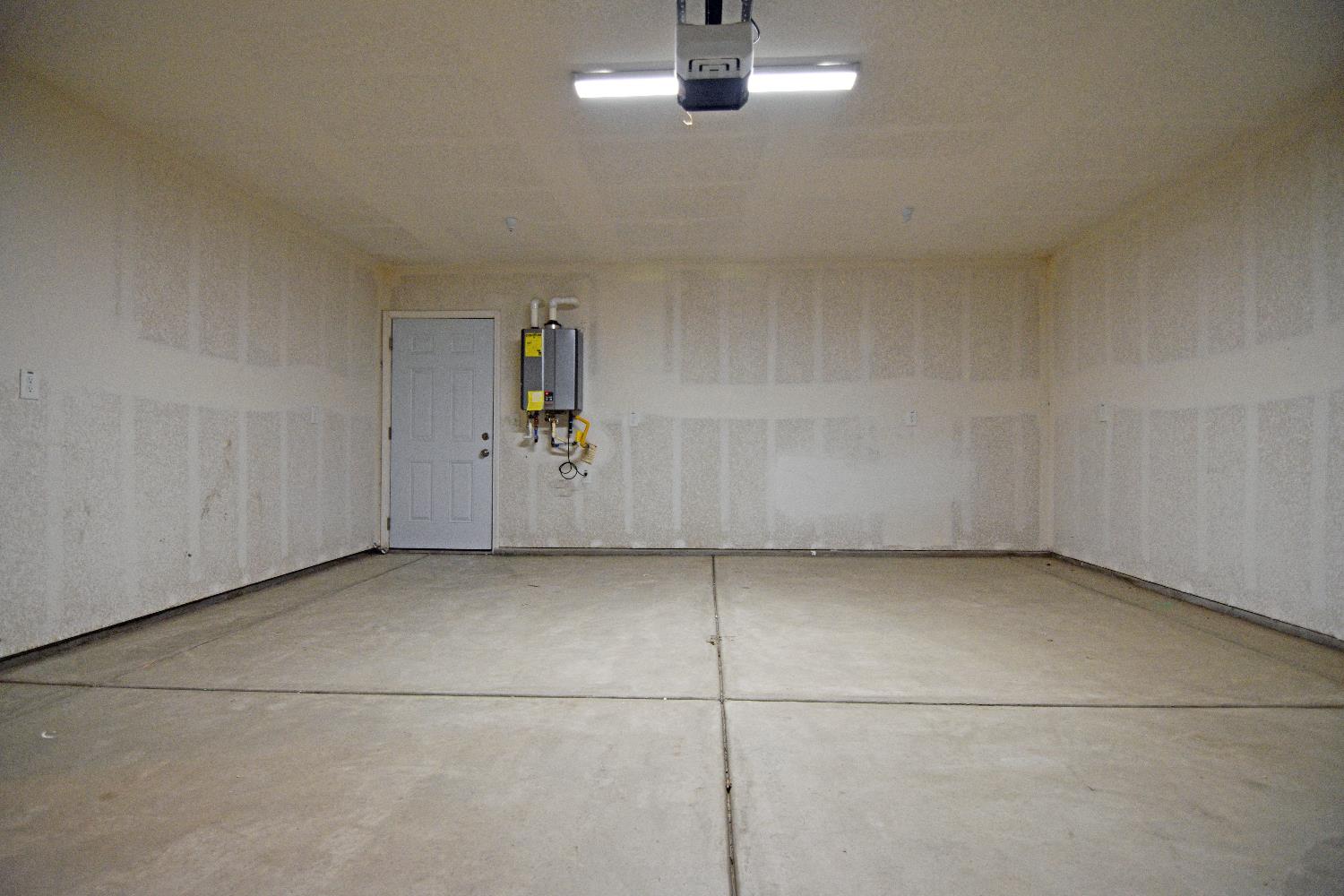 570 Jason Dr, Turlock, CA 95380