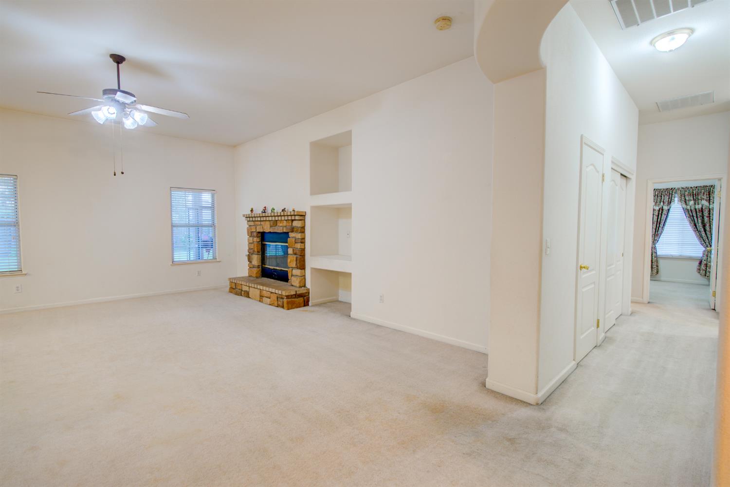 4115 Bella Vista St, Chowchilla, CA 93610