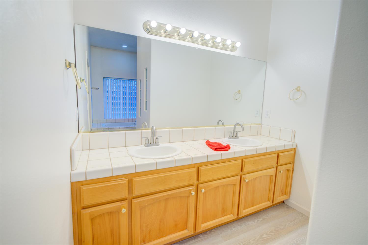 4115 Bella Vista St, Chowchilla, CA 93610