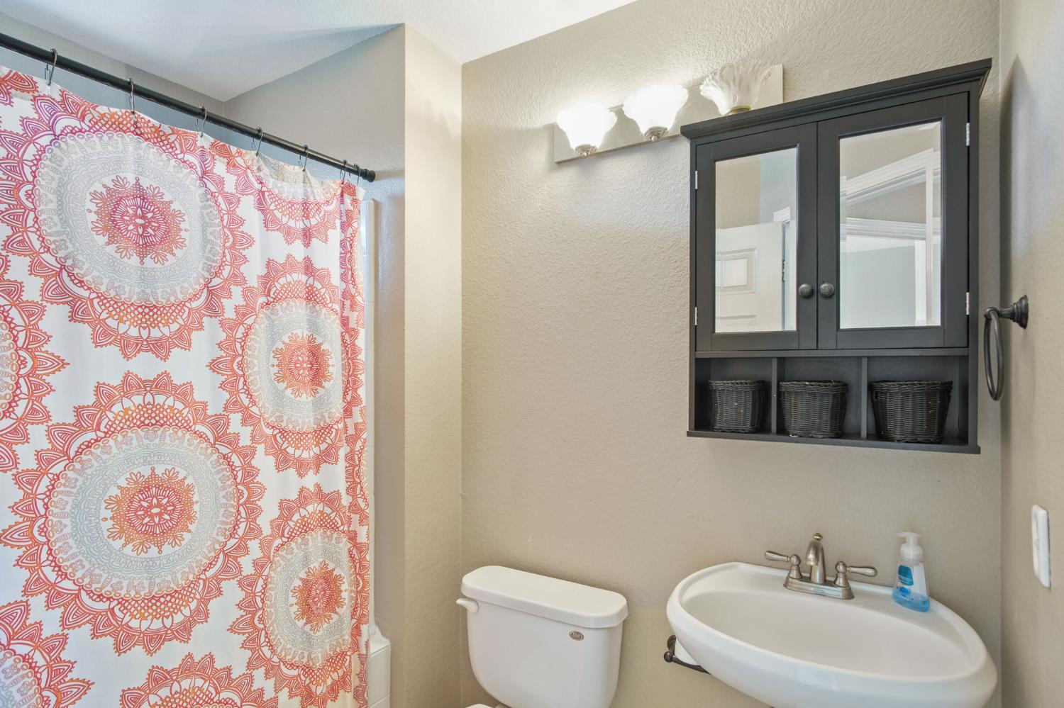 1345 Alex Cir, Turlock, CA 95382