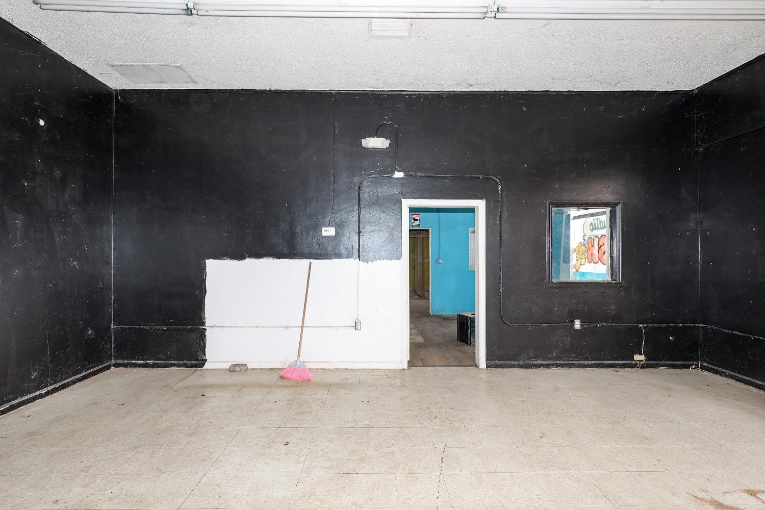 1005 Robertson Blvd, Chowchilla, CA 93610