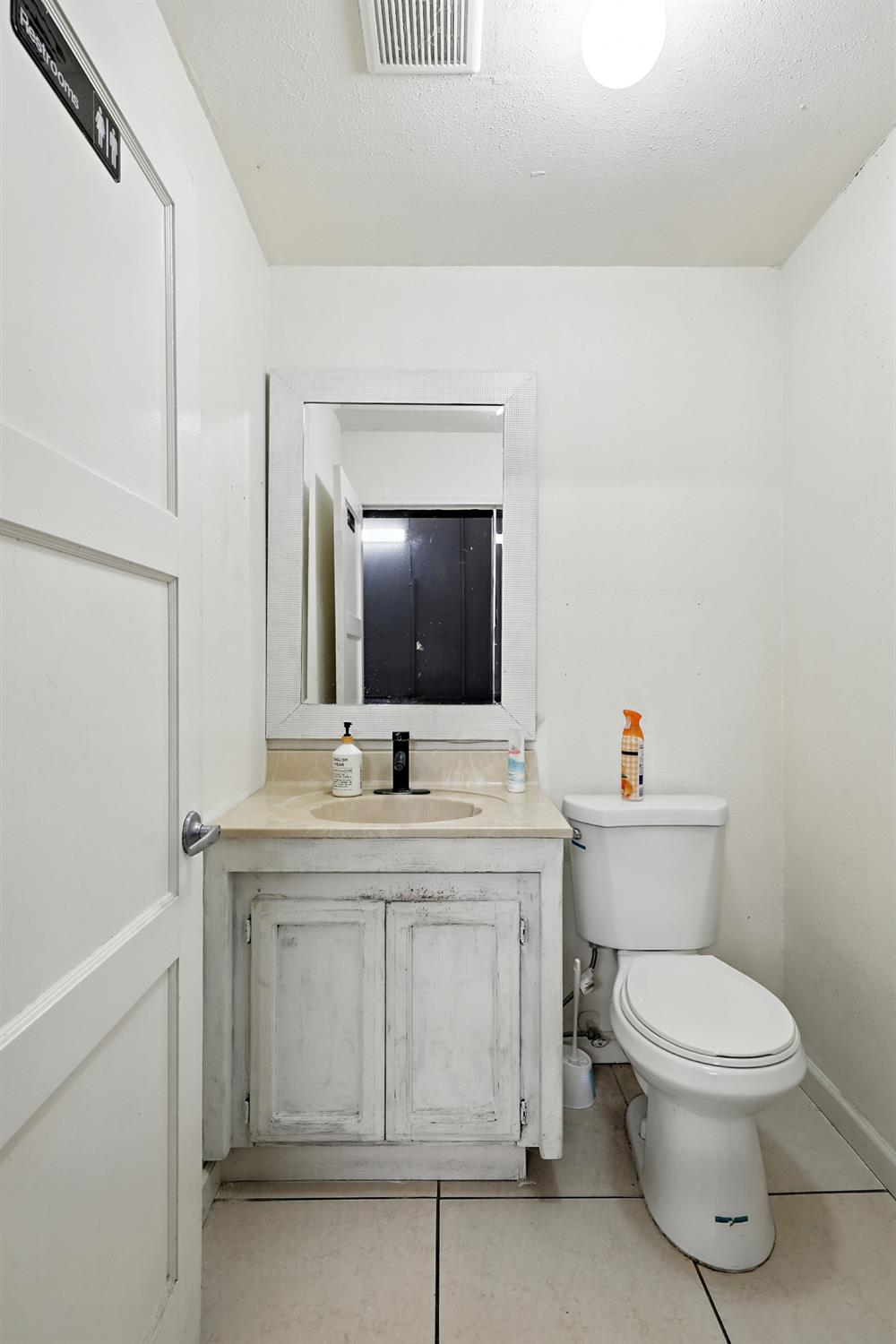 1005 Robertson Blvd, Chowchilla, CA 93610