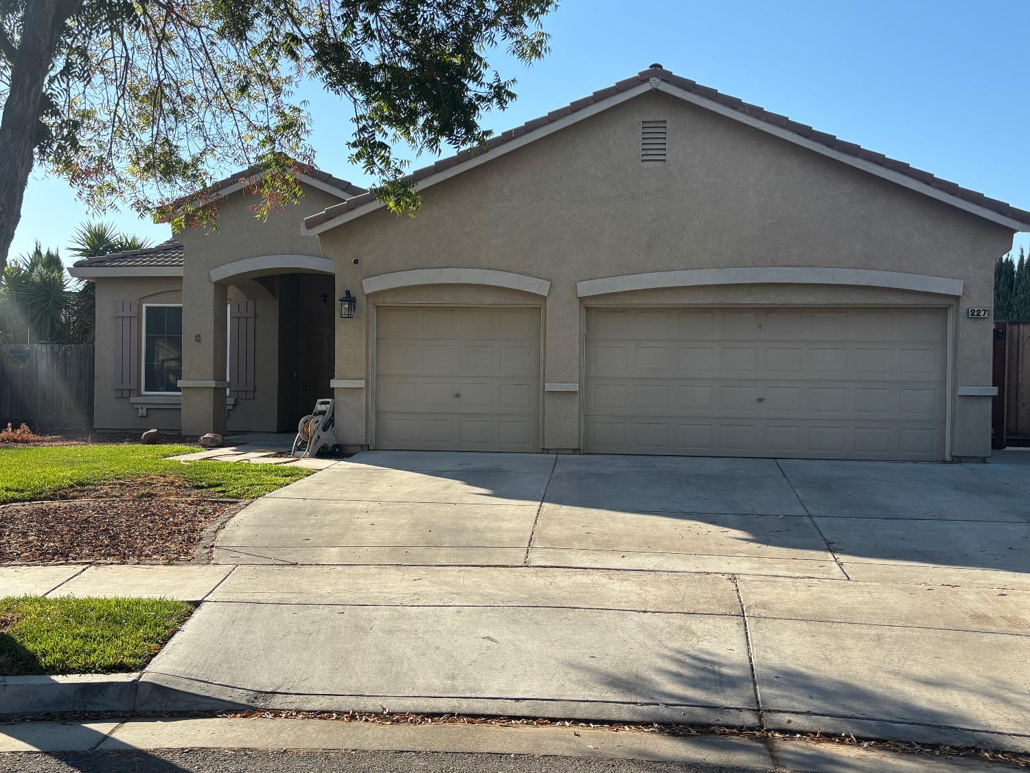 2271 Corsico Ct, Los Banos, CA 93635