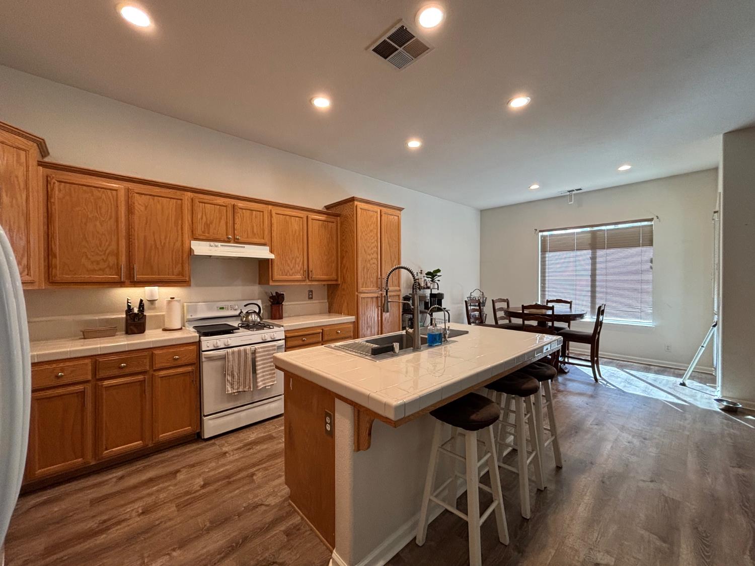 2271 Corsico Ct, Los Banos, CA 93635