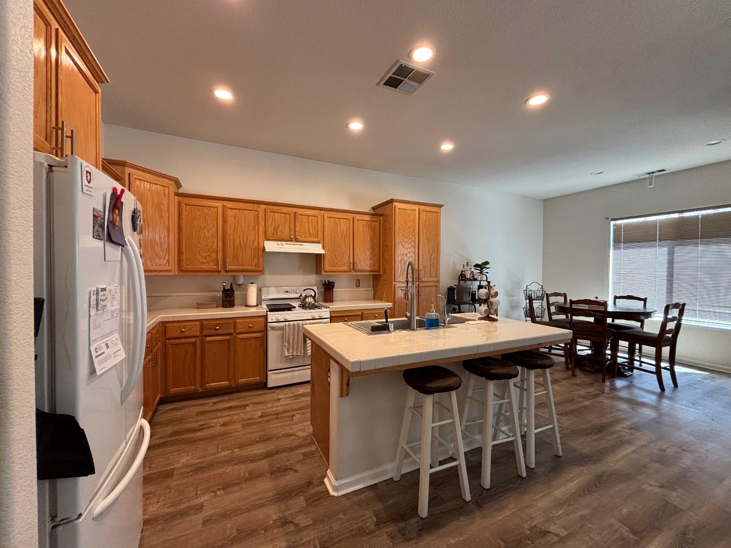 2271 Corsico Ct, Los Banos, CA 93635