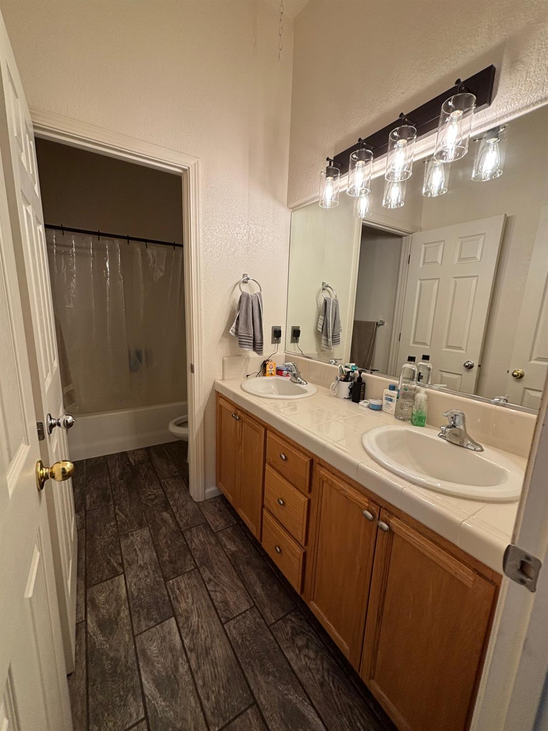 2271 Corsico Ct, Los Banos, CA 93635