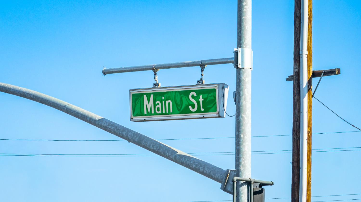 4 E Main St, Merced, CA 95340