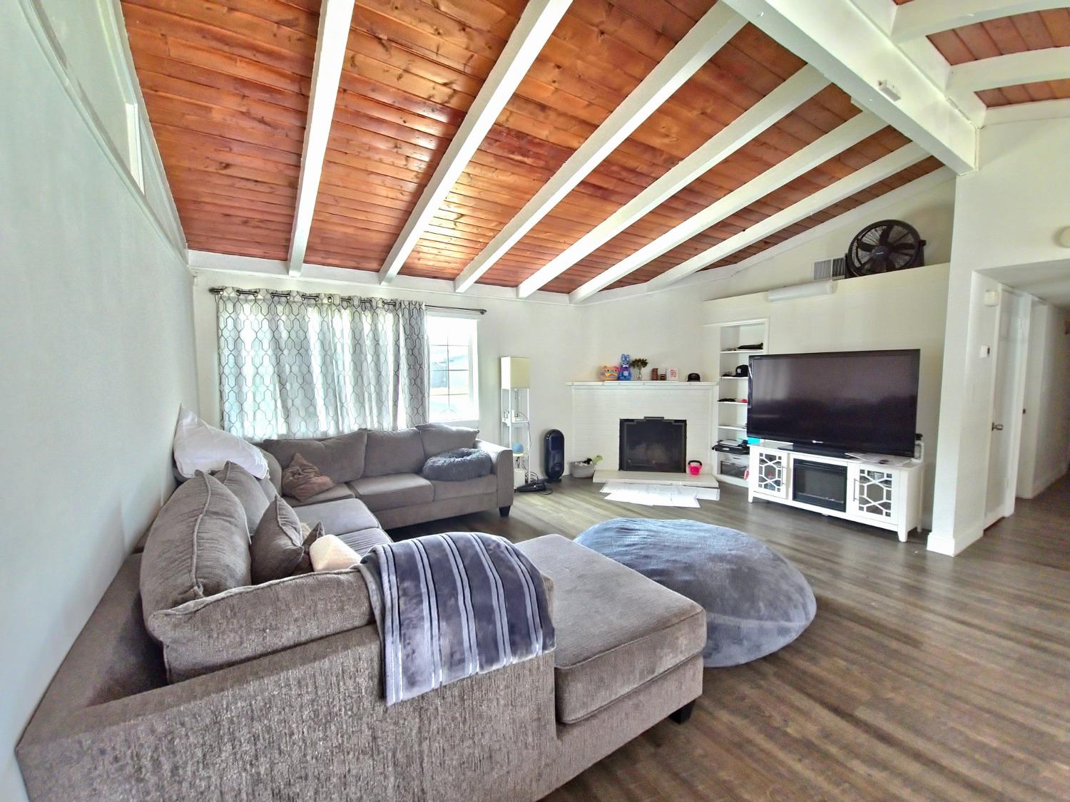 1650 Bette St, Merced, CA 95341