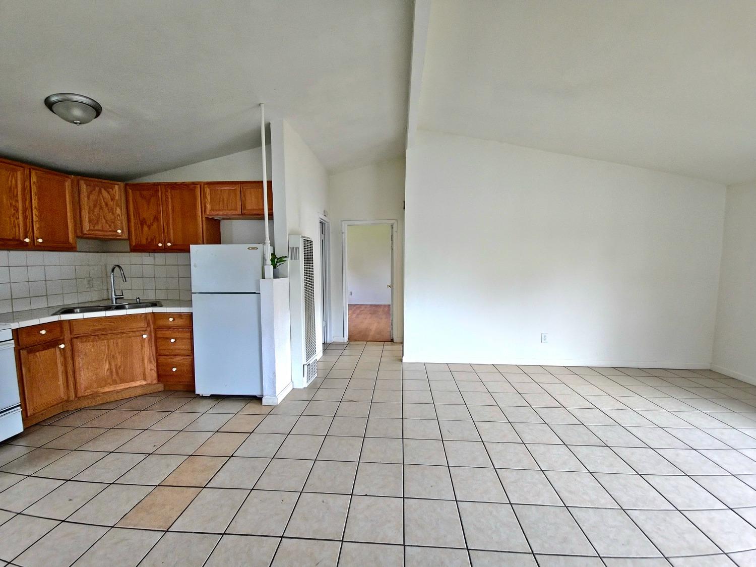 1650 Bette St, Merced, CA 95341