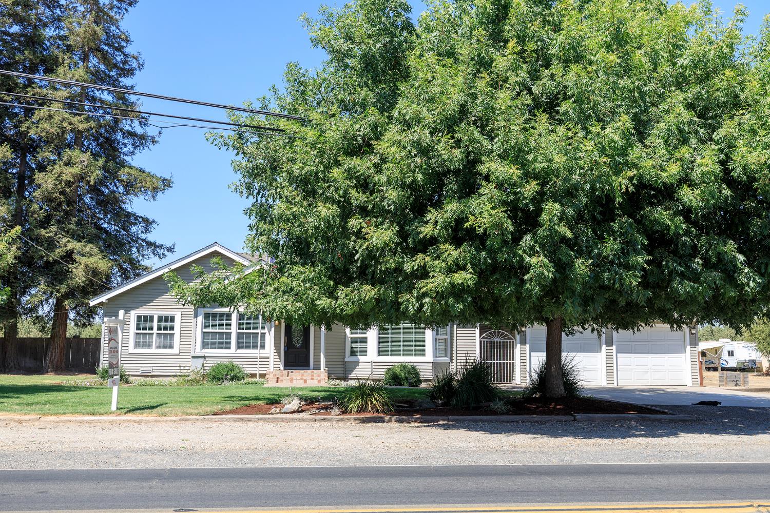 13249 Lake Rd, Hickman, CA 95323