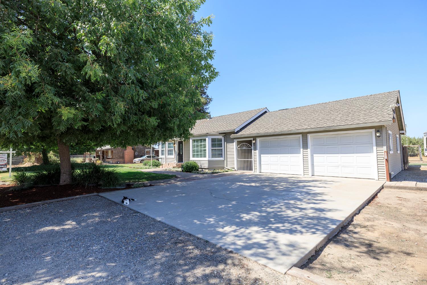 13249 Lake Rd, Hickman, CA 95323