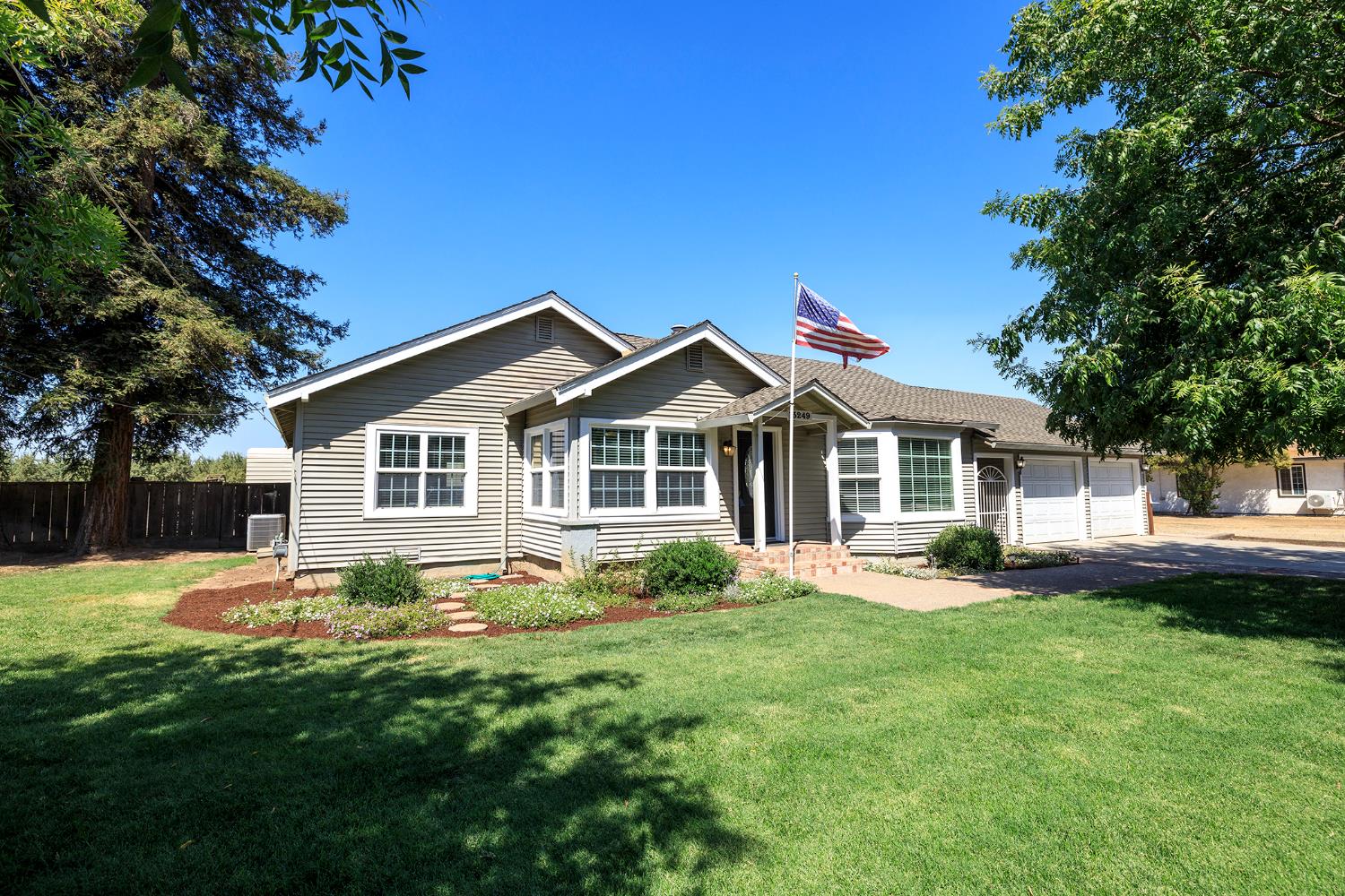 13249 Lake Rd, Hickman, CA 95323