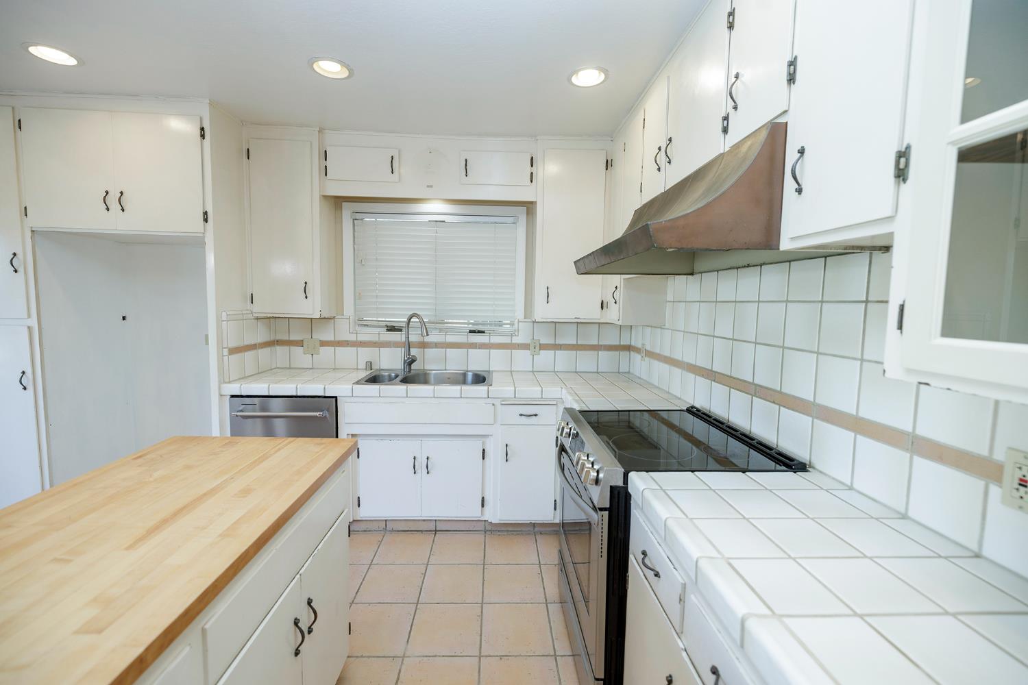 13249 Lake Rd, Hickman, CA 95323