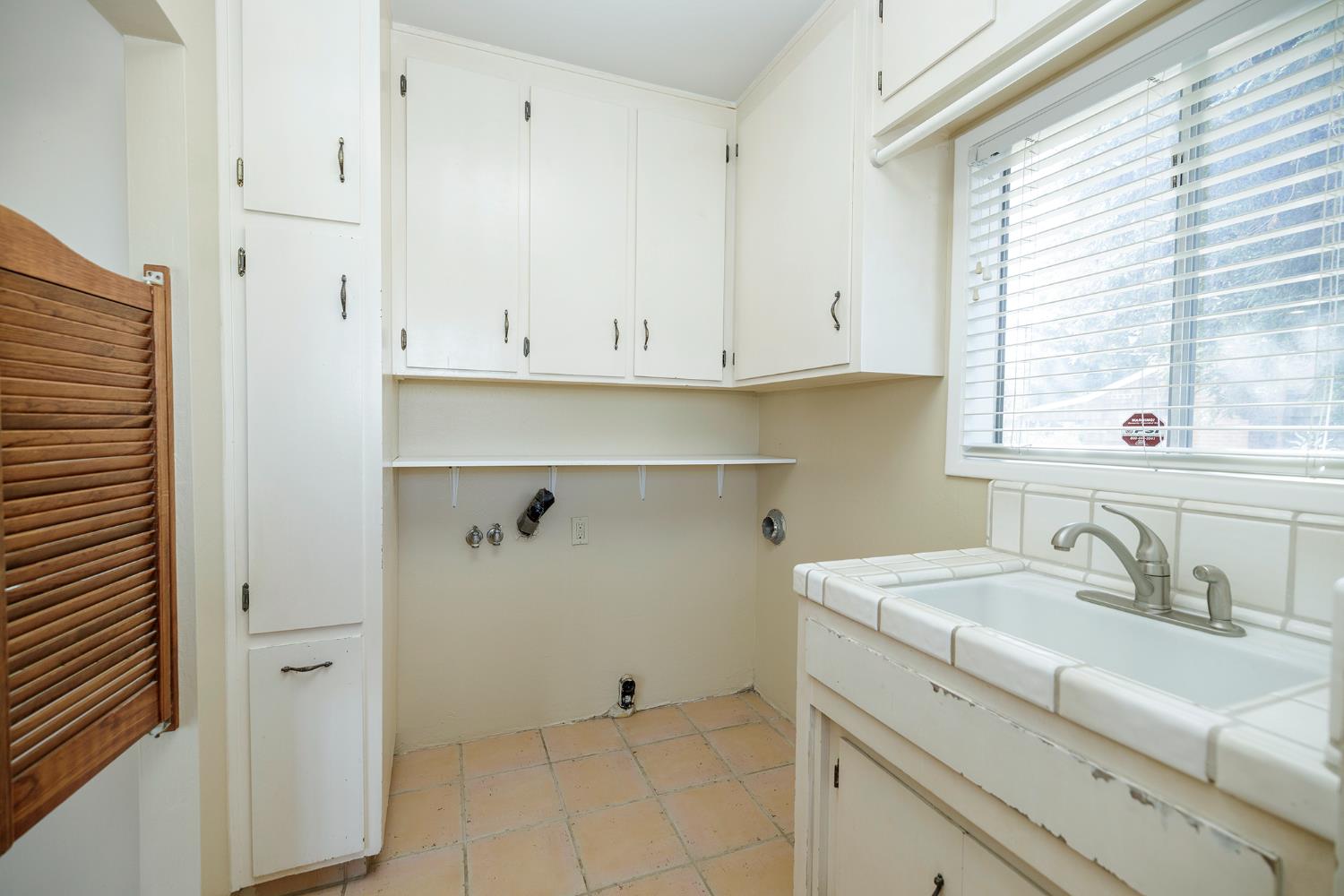 13249 Lake Rd, Hickman, CA 95323