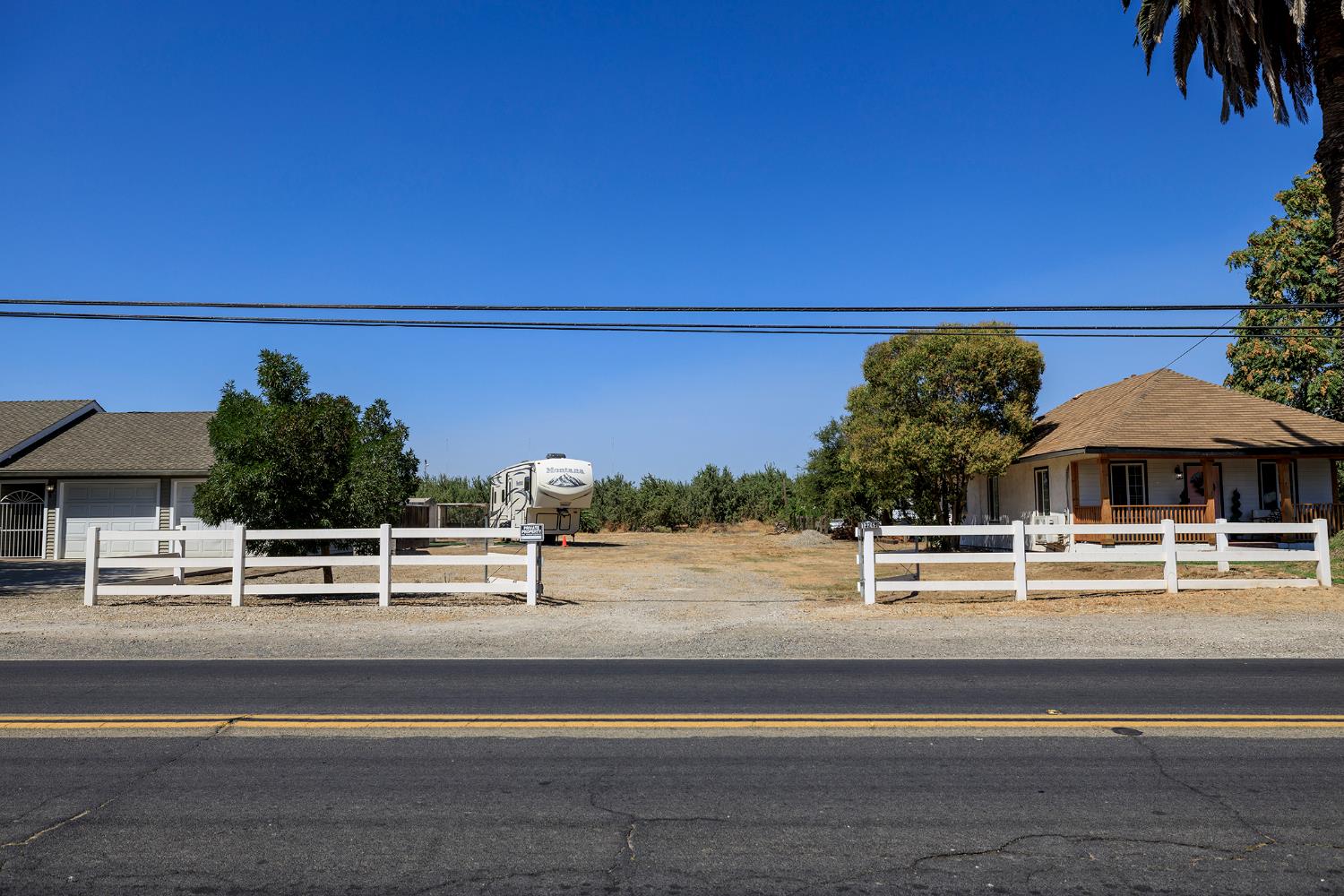 13249 Lake Rd, Hickman, CA 95323