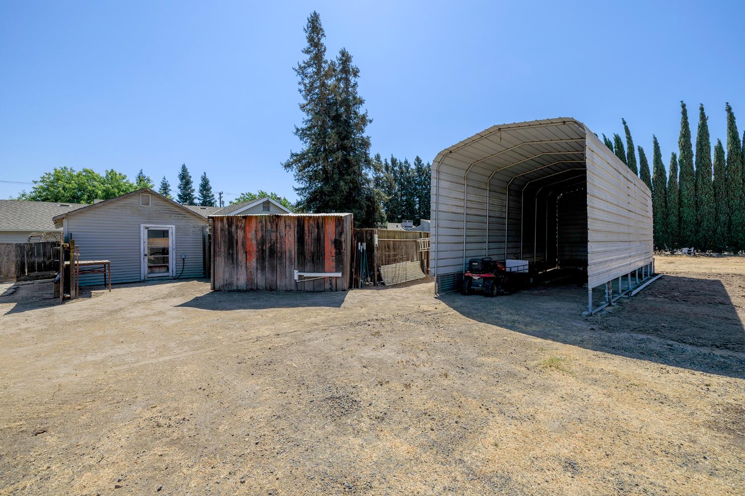 13249 Lake Rd, Hickman, CA 95323