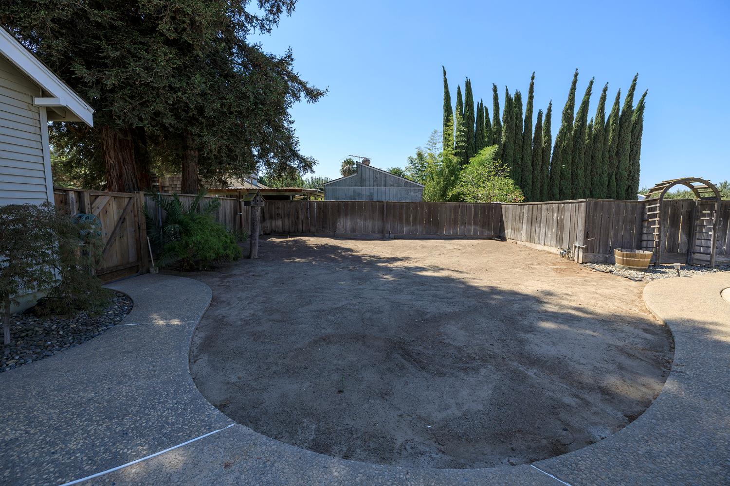 13249 Lake Rd, Hickman, CA 95323