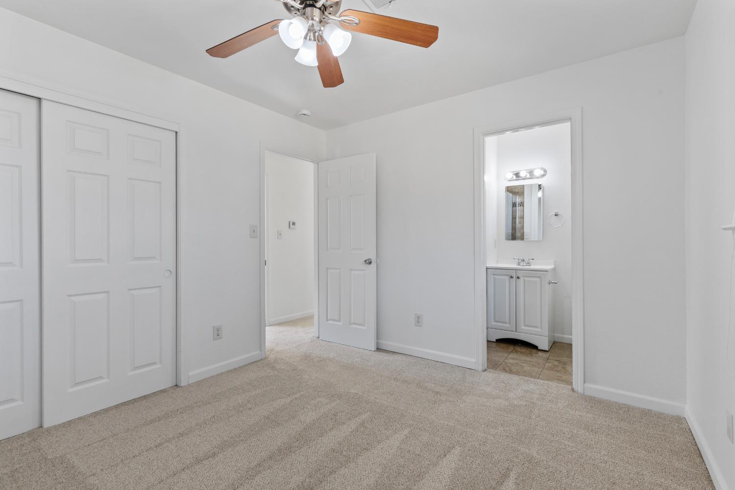 1601 W J St, Oakdale, CA 95361