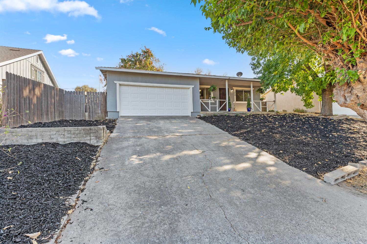 1601 W J St, Oakdale, CA 95361