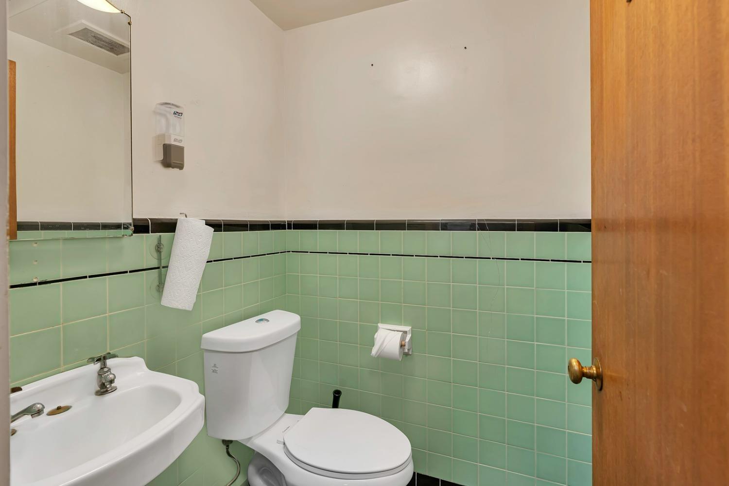 1820 Marguerite St, Dos Palos, CA 93620