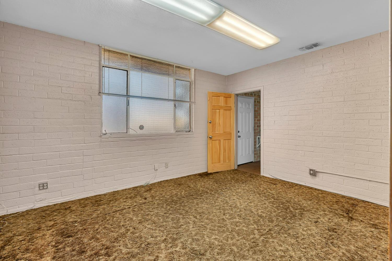 1820 Marguerite St, Dos Palos, CA 93620