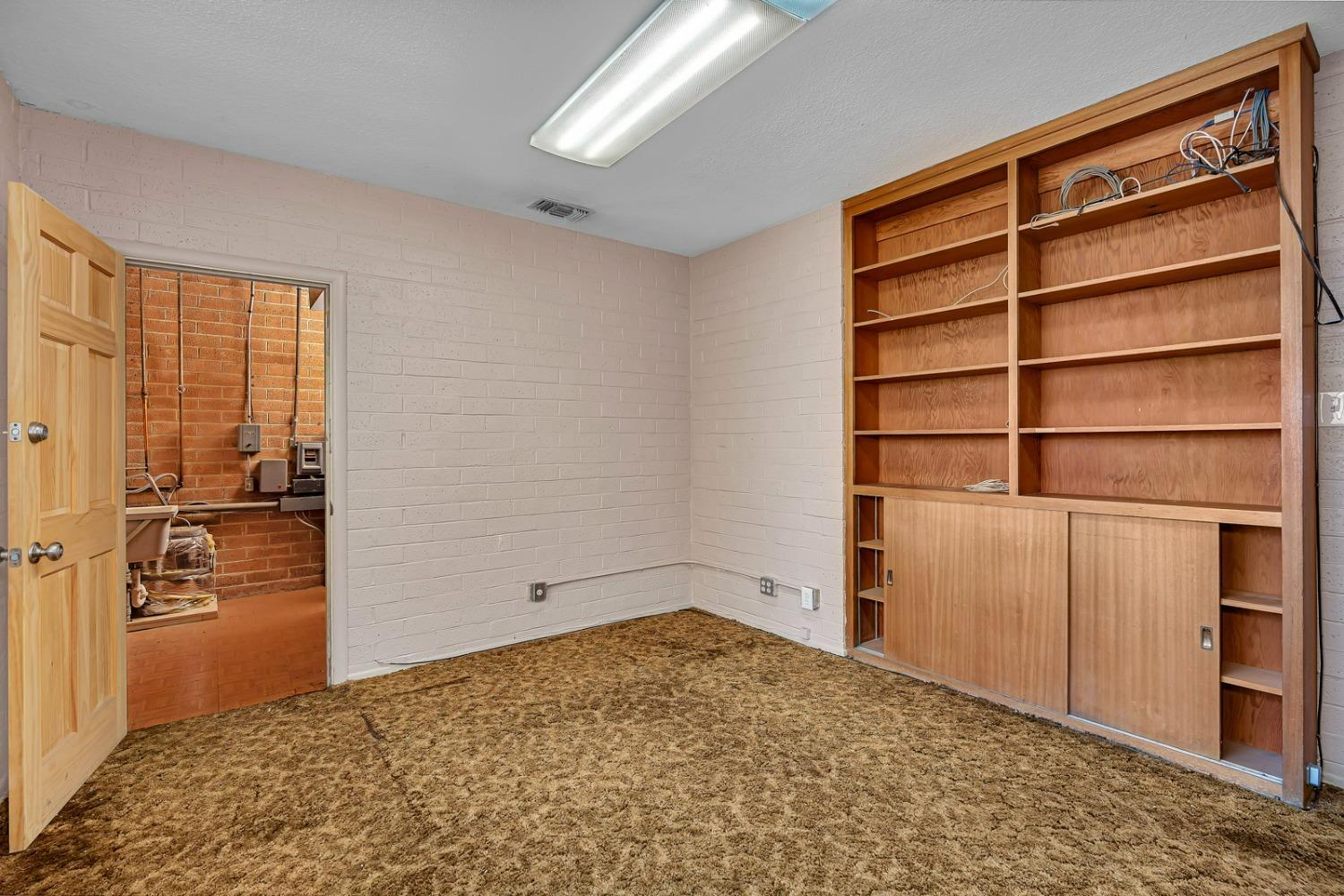 1820 Marguerite St, Dos Palos, CA 93620