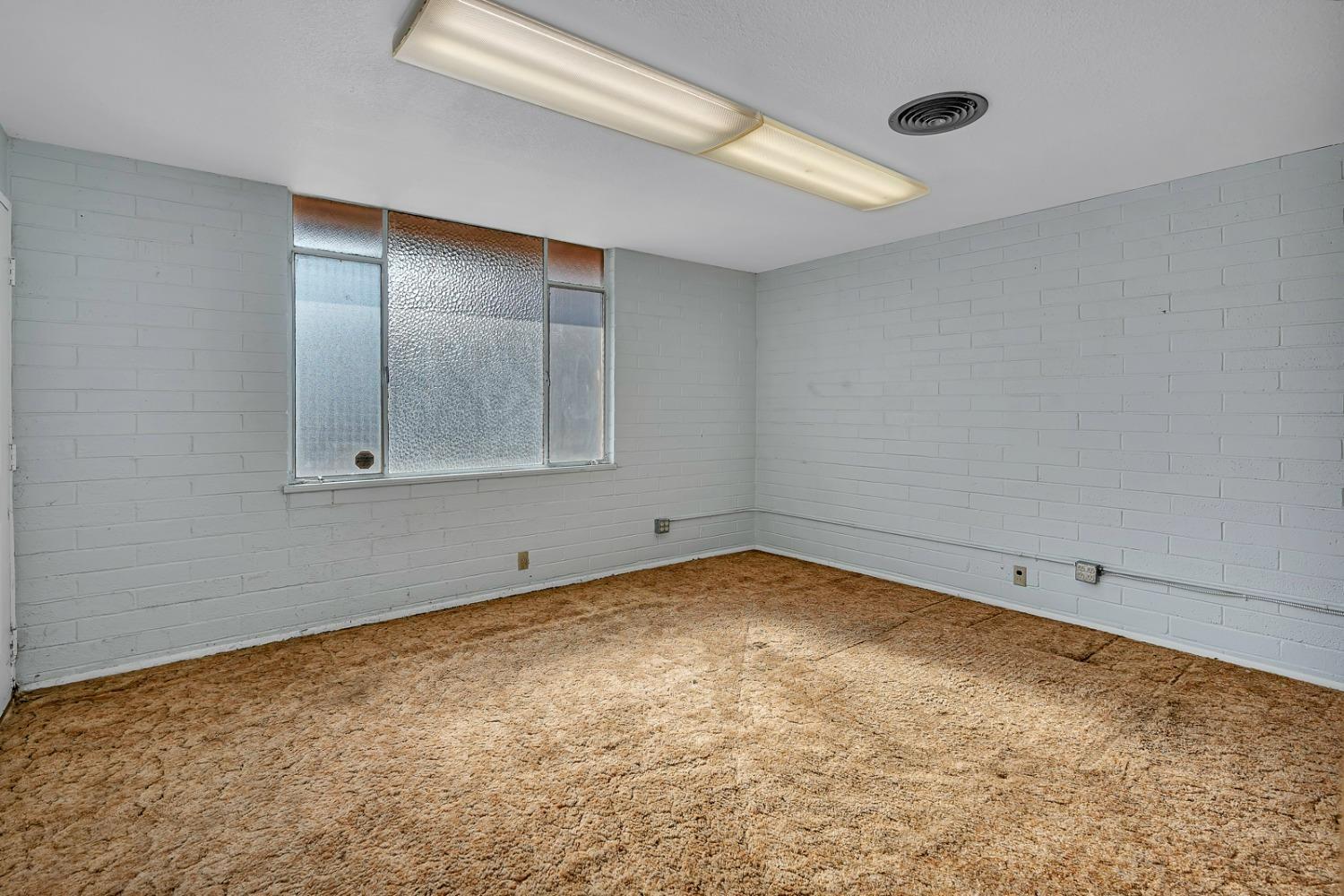 1820 Marguerite St, Dos Palos, CA 93620