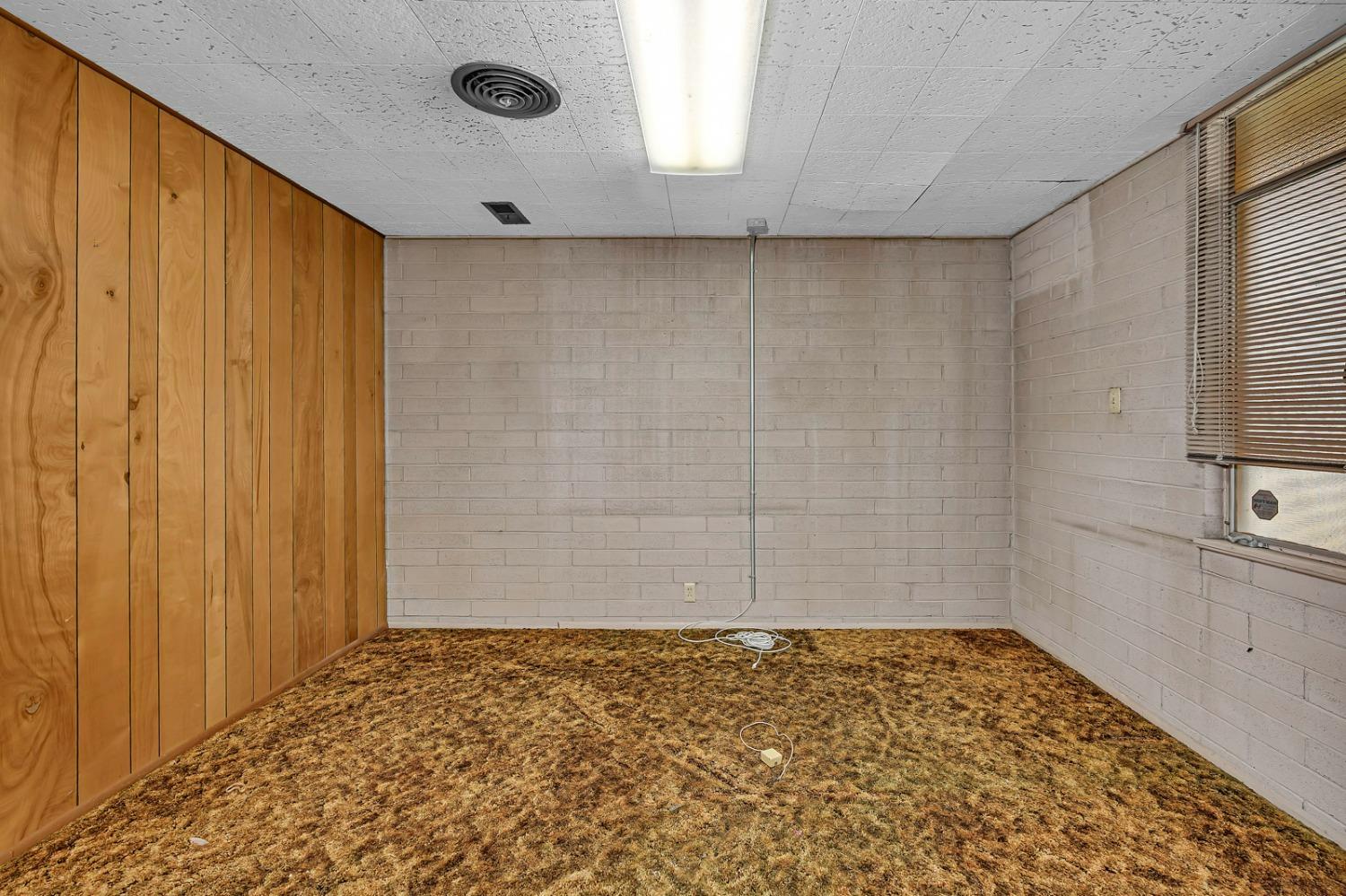 1820 Marguerite St, Dos Palos, CA 93620