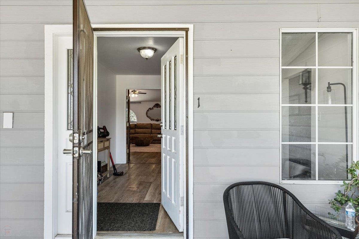 25832 Magnolia Rd, Escalon, CA 95320