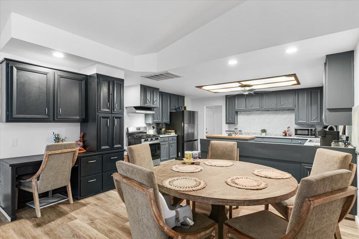 25832 Magnolia Rd, Escalon, CA 95320