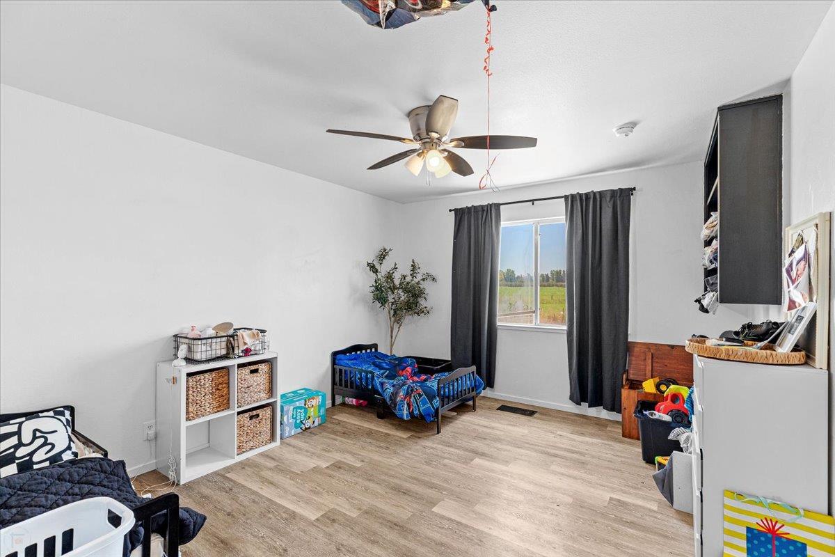 25832 Magnolia Rd, Escalon, CA 95320