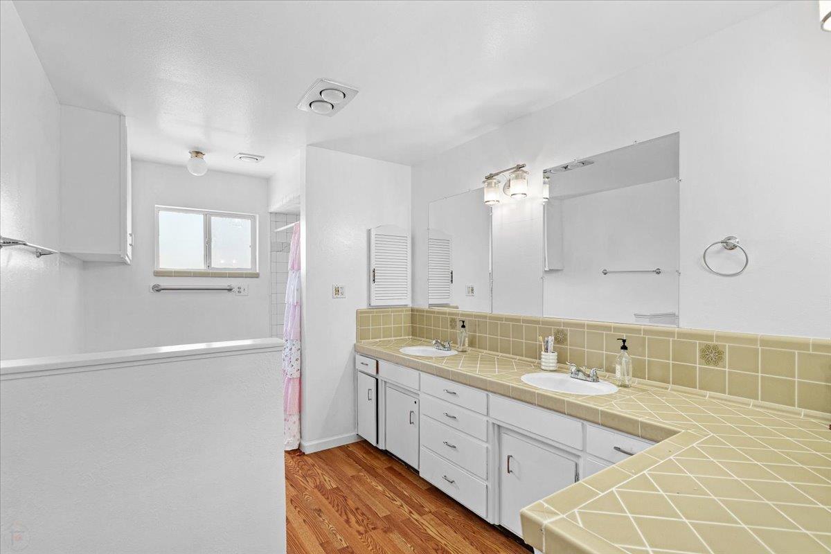 25832 Magnolia Rd, Escalon, CA 95320