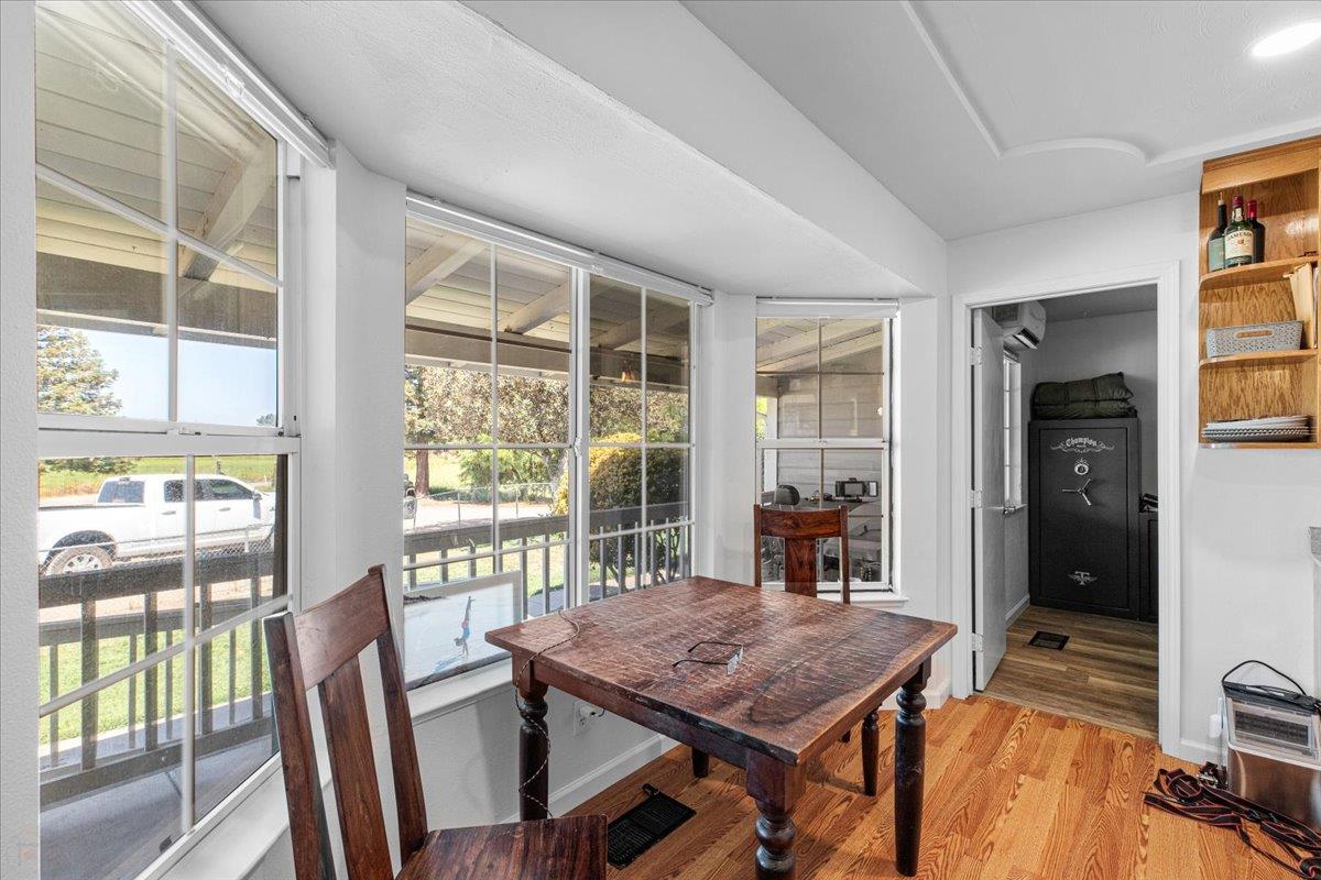 25832 Magnolia Rd, Escalon, CA 95320