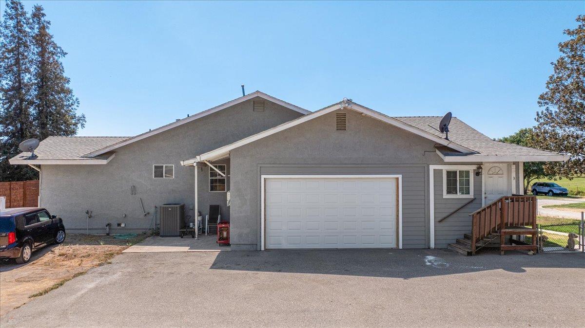 25832 Magnolia Rd, Escalon, CA 95320