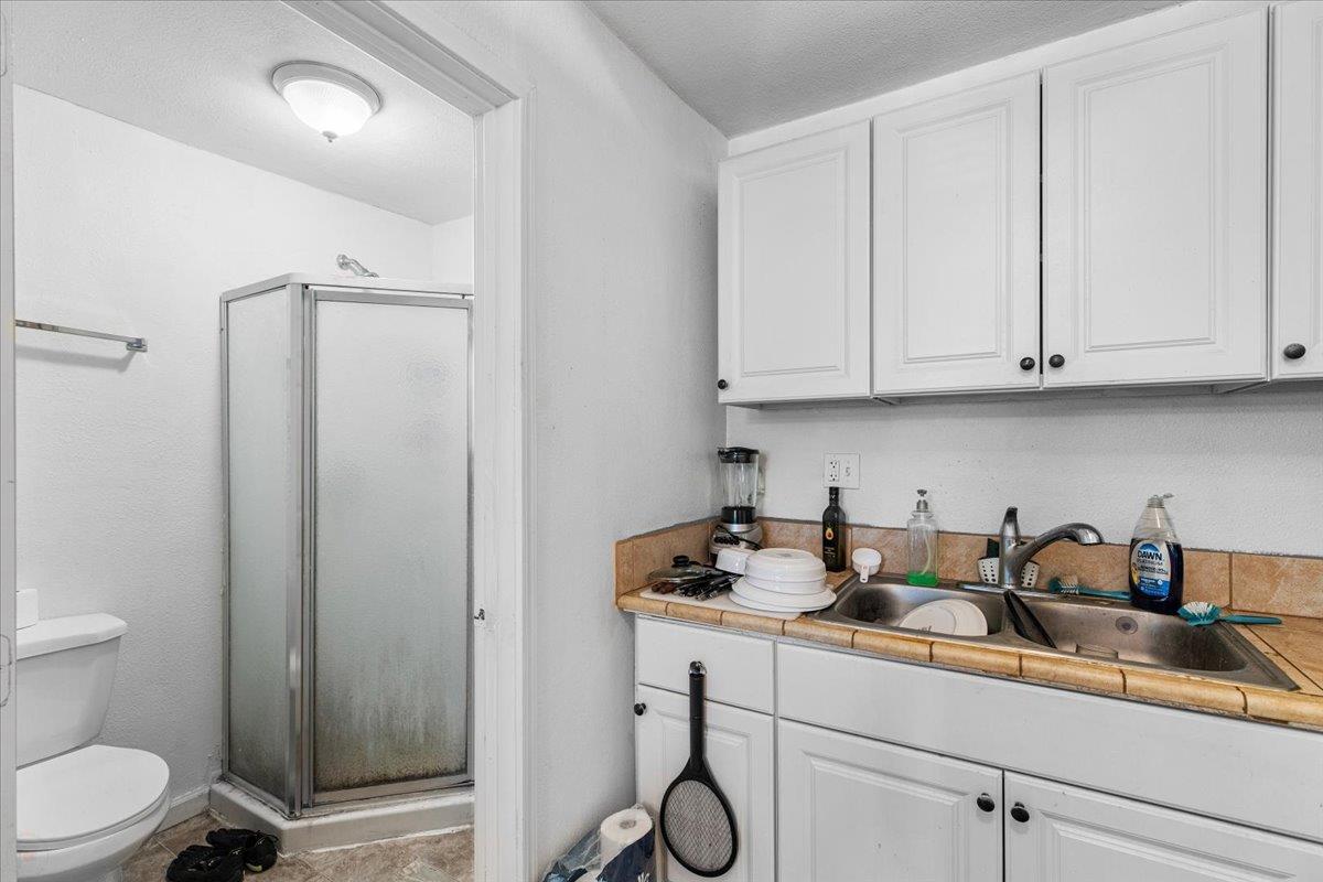 25832 Magnolia Rd, Escalon, CA 95320