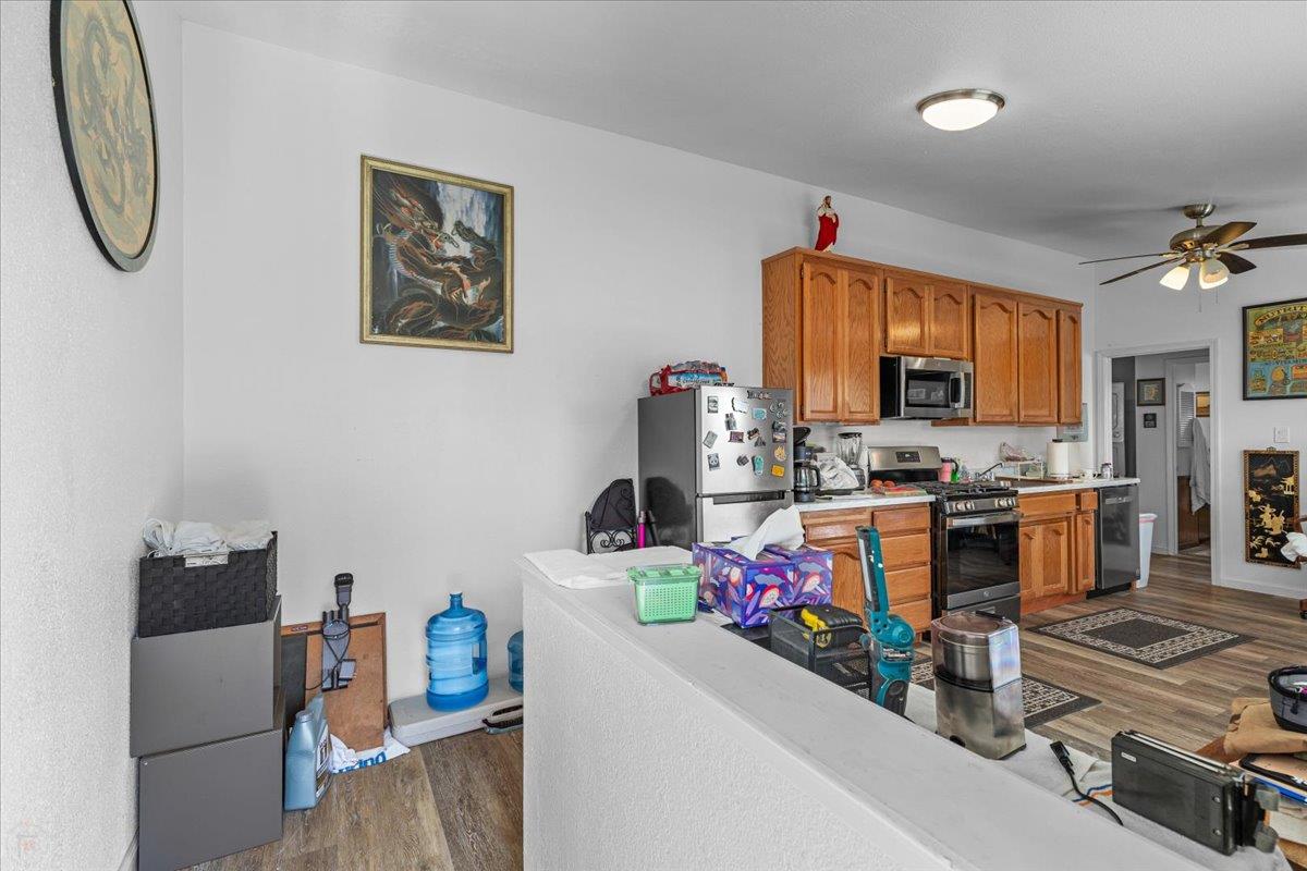 25832 Magnolia Rd, Escalon, CA 95320