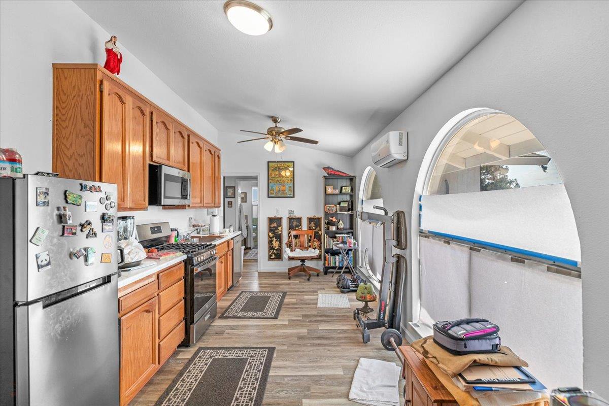 25832 Magnolia Rd, Escalon, CA 95320