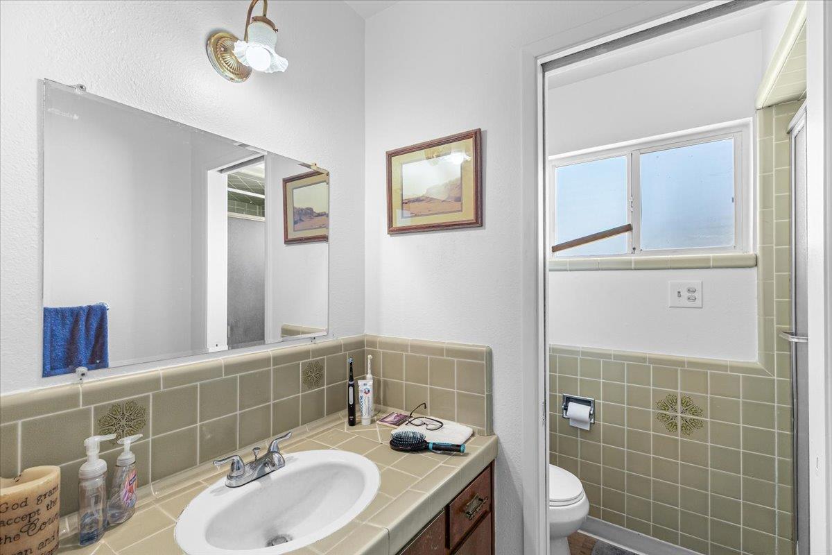 25832 Magnolia Rd, Escalon, CA 95320