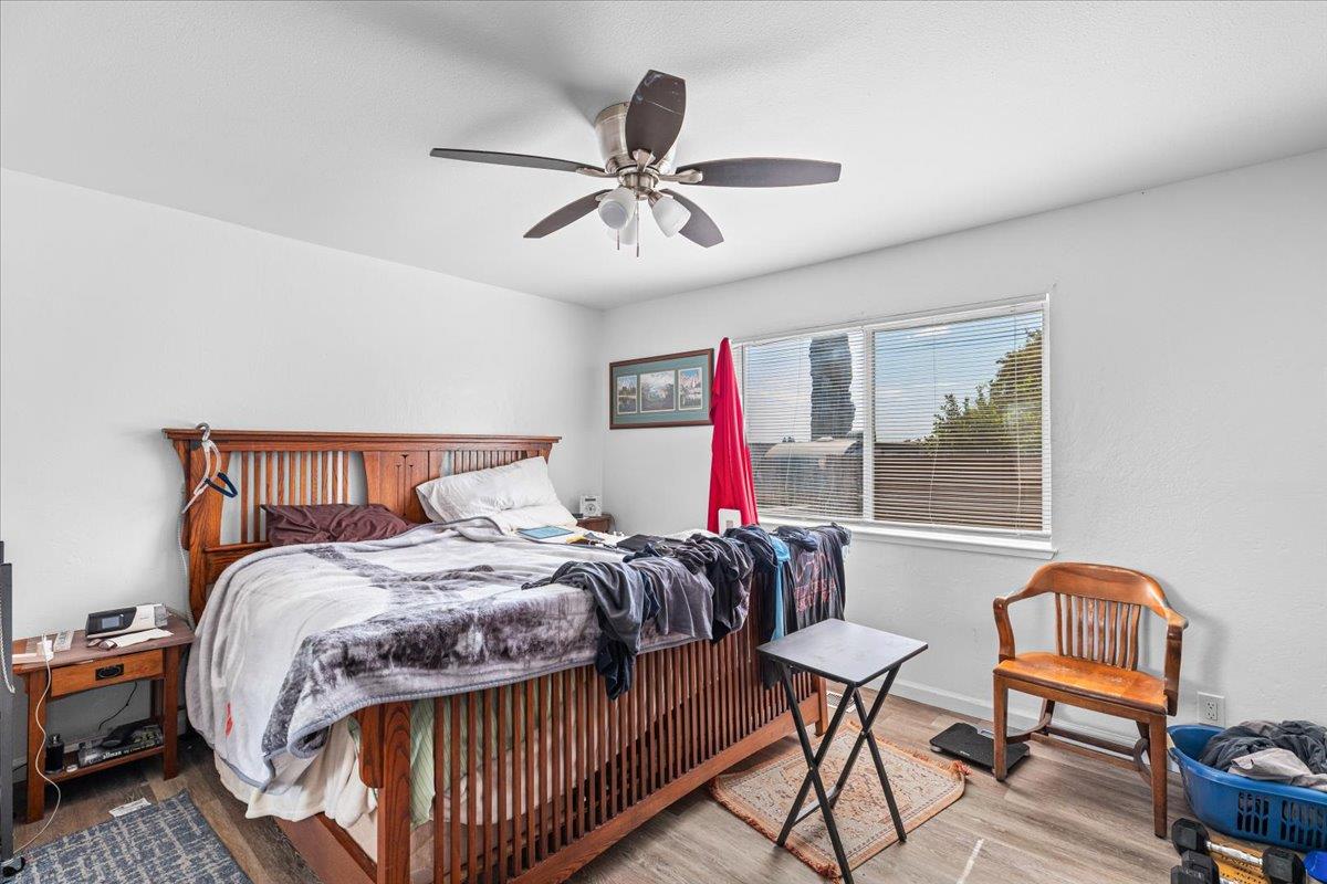 25832 Magnolia Rd, Escalon, CA 95320