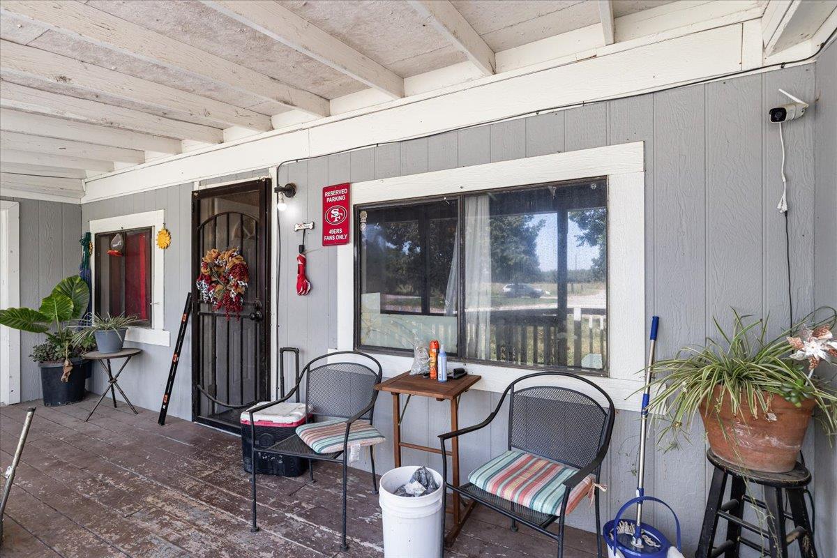 25832 Magnolia Rd, Escalon, CA 95320