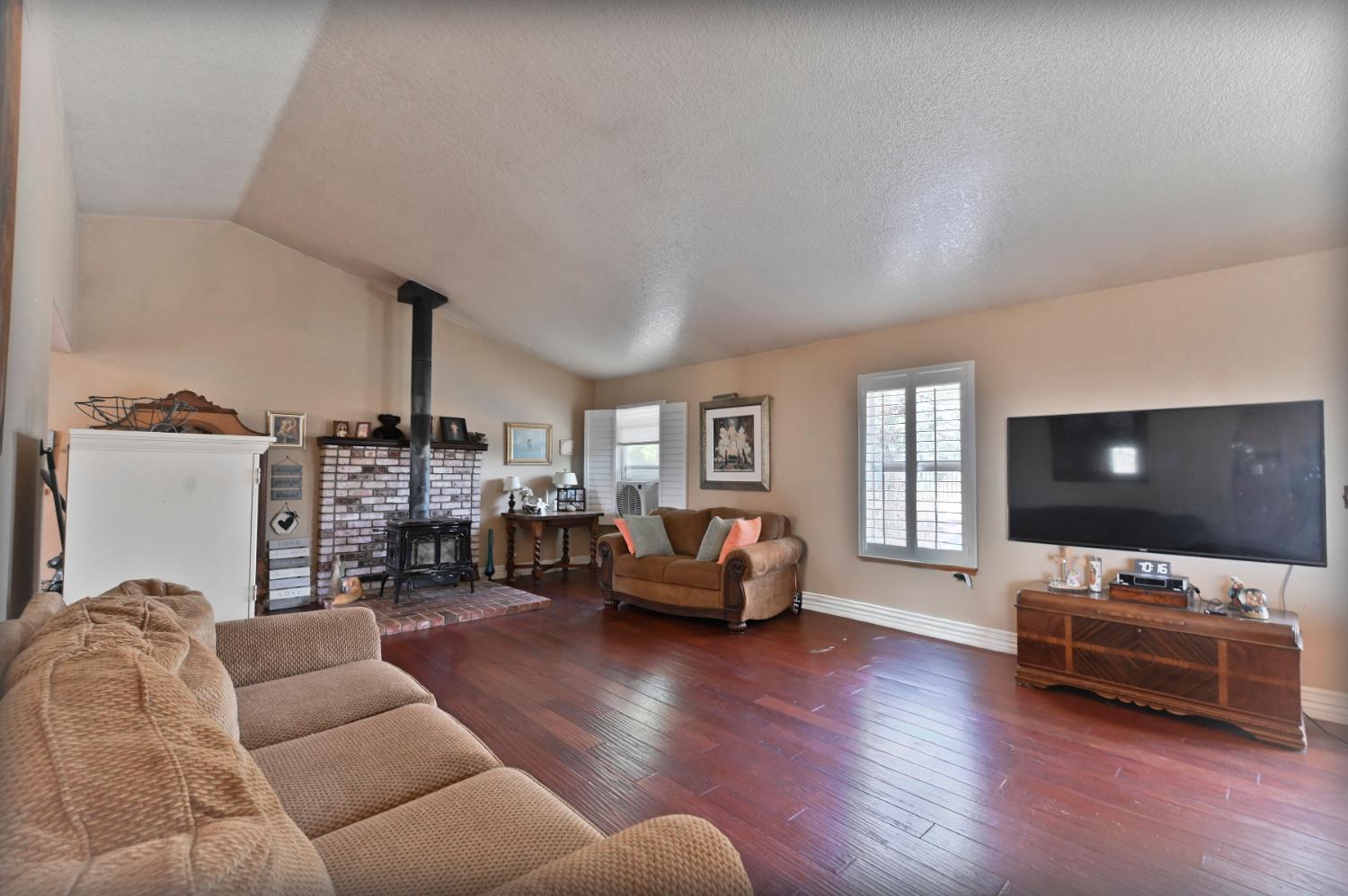 2451 Canoe St, Copperopolis, CA 95228