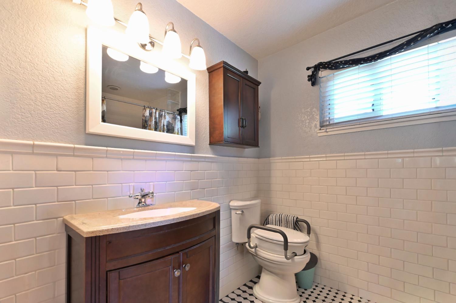 2451 Canoe St, Copperopolis, CA 95228