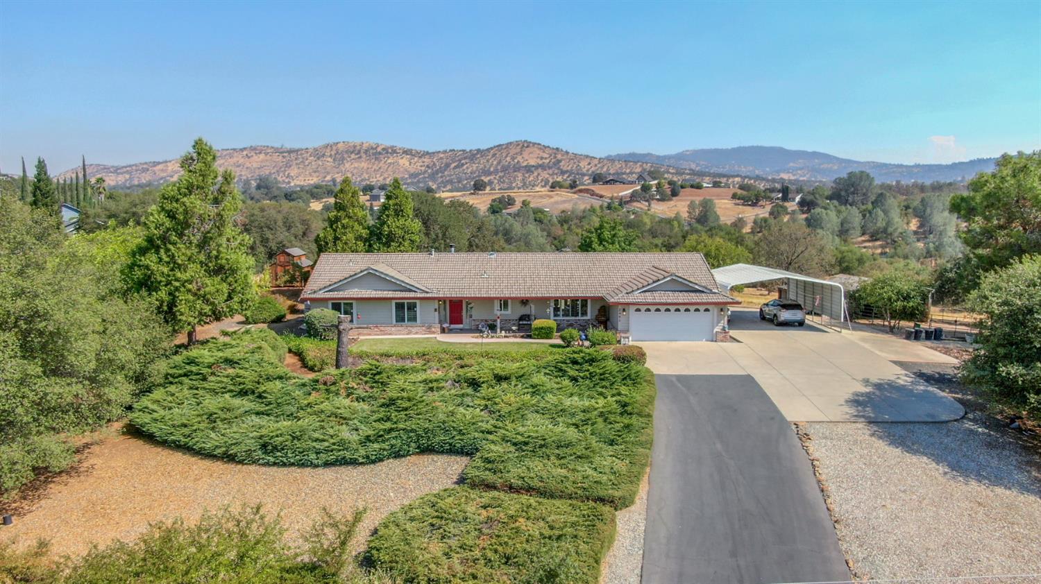 2451 Canoe St, Copperopolis, CA 95228
