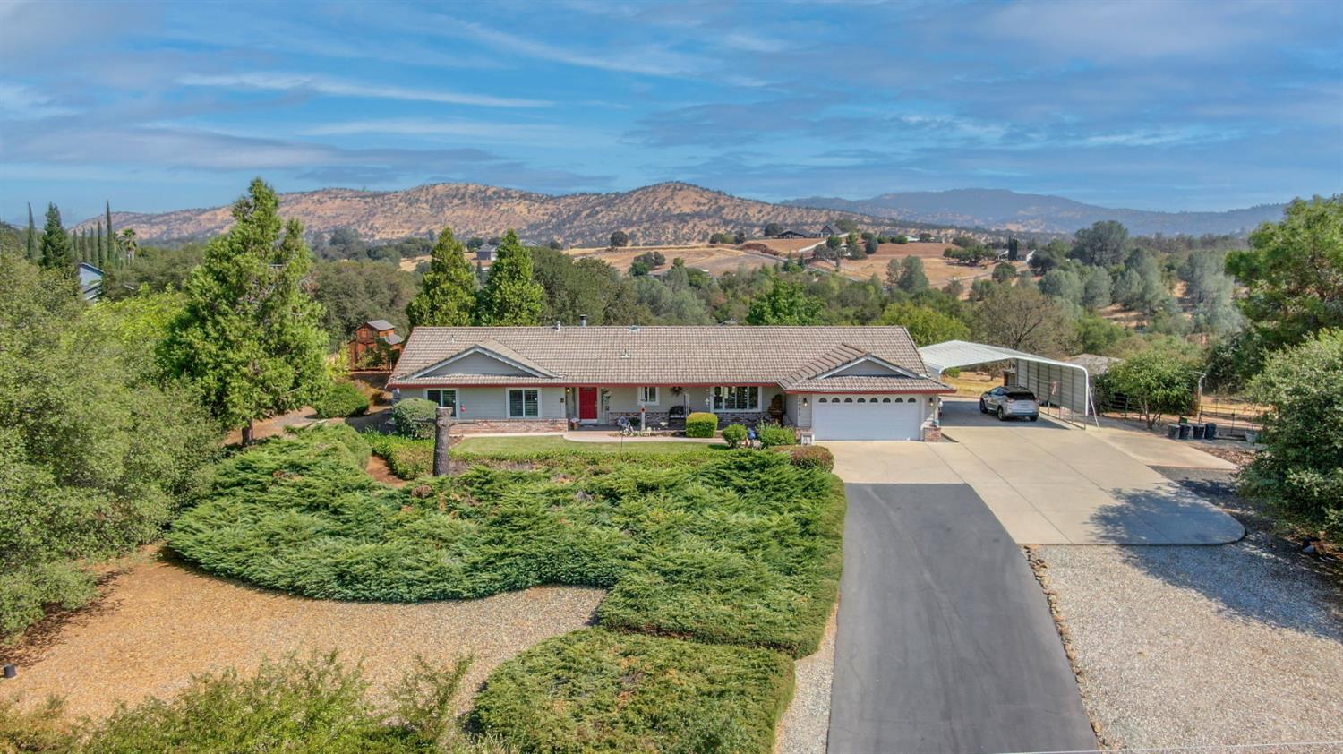 2451 Canoe St, Copperopolis, CA 95228