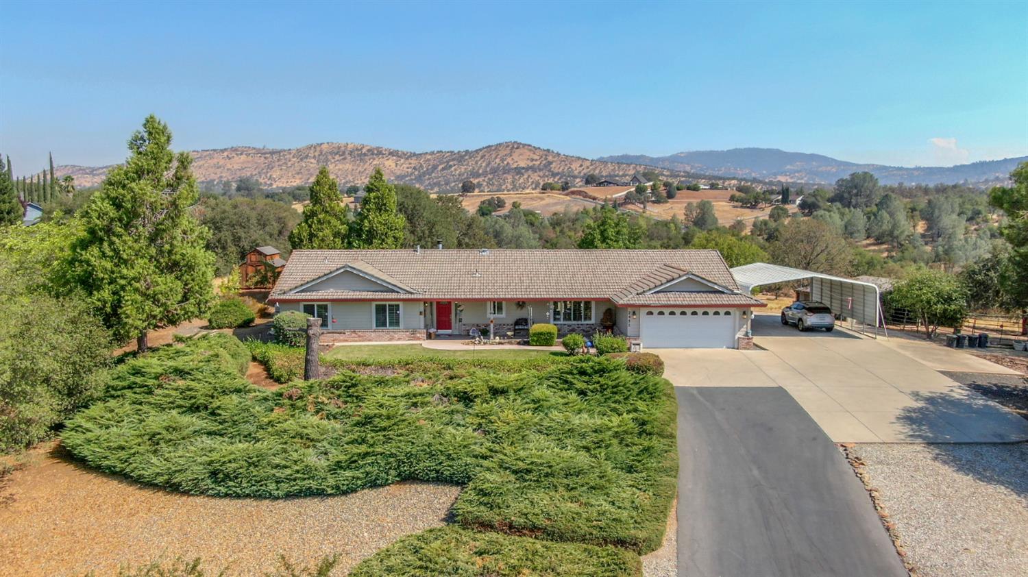 2451 Canoe St, Copperopolis, CA 95228