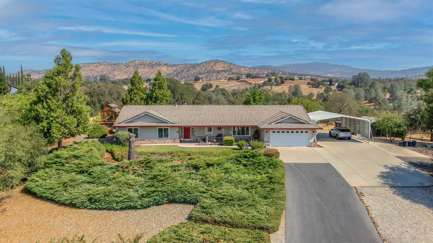 2451 Canoe St, Copperopolis, CA 95228